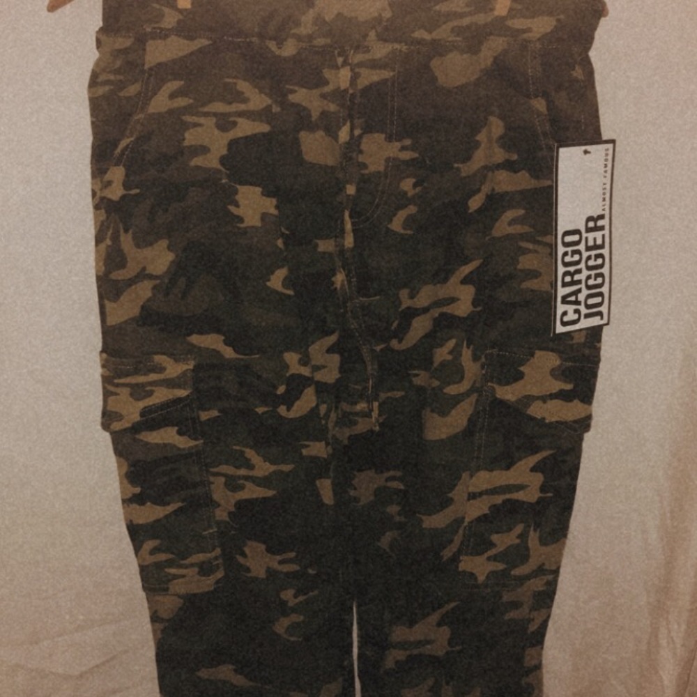 camp cargo jogger